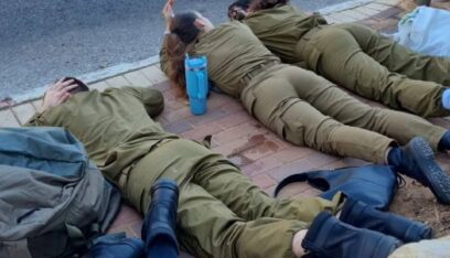 بالصورة: لحظة إطلاق الصواريخ من لبنان نحو كريات أونو شرق تل أبيب