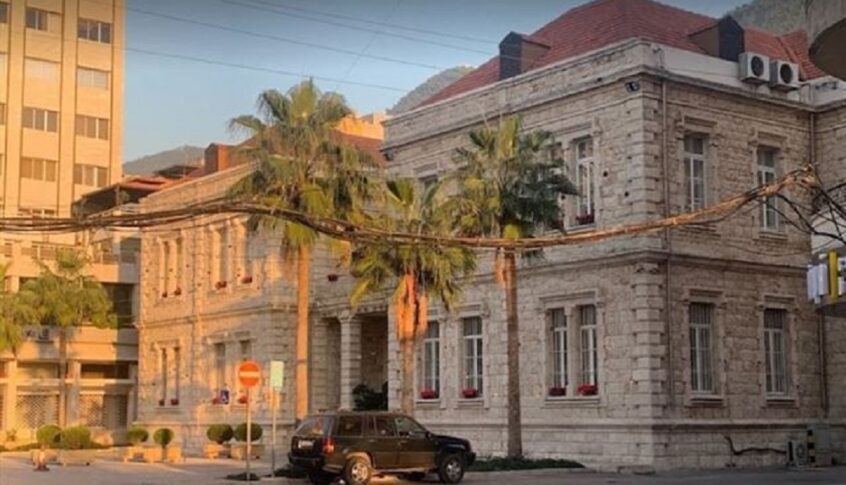 بلدية جونيه: مستمرون بتوقيف السيارات والاليات المخالفة