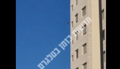 بالفيديو: مروحية عسكرية للاحتلال تحمل جنودًا مصابين تتجه نحو مستشفى “بلينسون” في “تل أبيب”