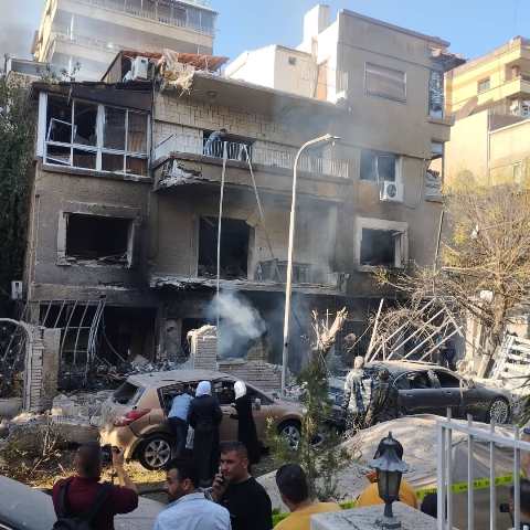 مصادر “الشرق”: الانفجار هو الأضخم في اللاذقية منذ سنوات ضمن الاحياء السكنية