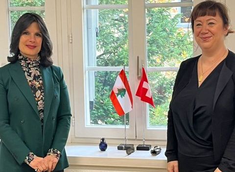 سفيرة لبنان لدى سويسرا تتسلّم ثلاث قطع أثرية عائدة للبنان