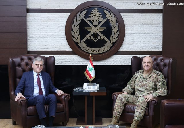 العماد عون استقبل لاكروا وبحثا في الأوضاع العامة في ظل العدوان الإسرائيلي على لبنان