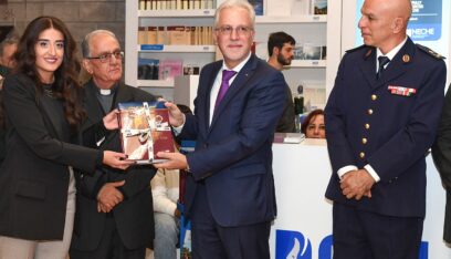 “معرض الكتاب التضامني” دعماً للدفاع المدنيّ لمدة ثلاثة أيّام في جامعة سيّدة اللويزة… وتكريم العميد ريمون خطّار