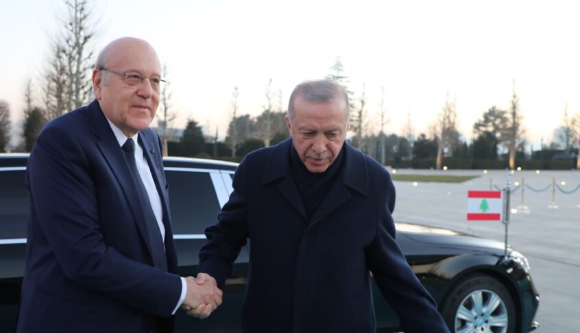 لقاء جانبي بين أردوغان وميقاتي ضم وزير الدفاع التركي ووزير السياحة اللبناني