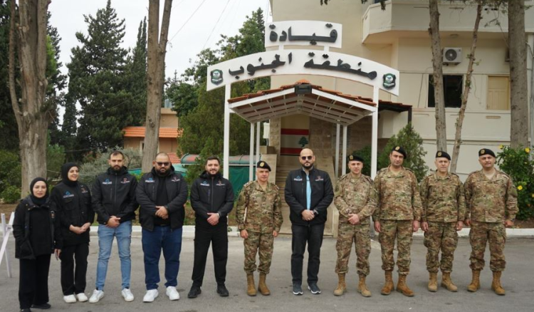 بعثة الاغاثة الطبية التابعة للعتبة الحسينية المقدسة تقدم حزمة من المساعدات الطبية للجيش