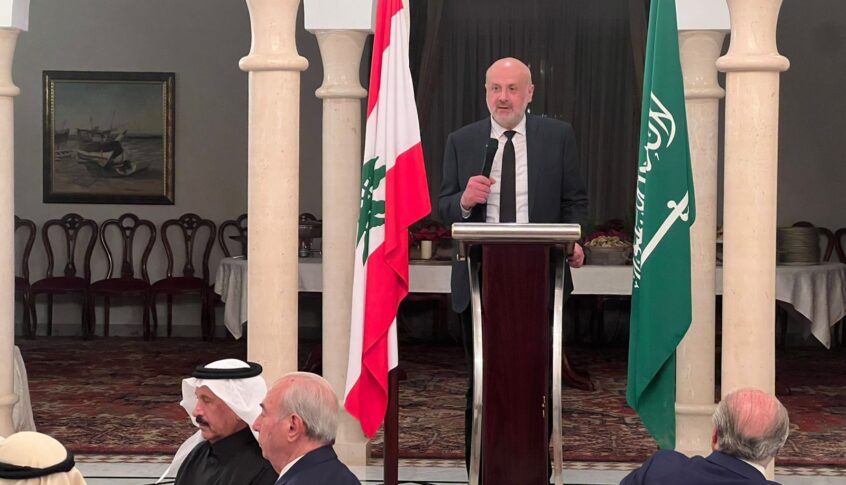 مولوي التقى الجالية اللبنانية في الرياض: إرساء الشرعية أساس قوة الدولة واستقرارها ومقاومة الأطماع الخارجية