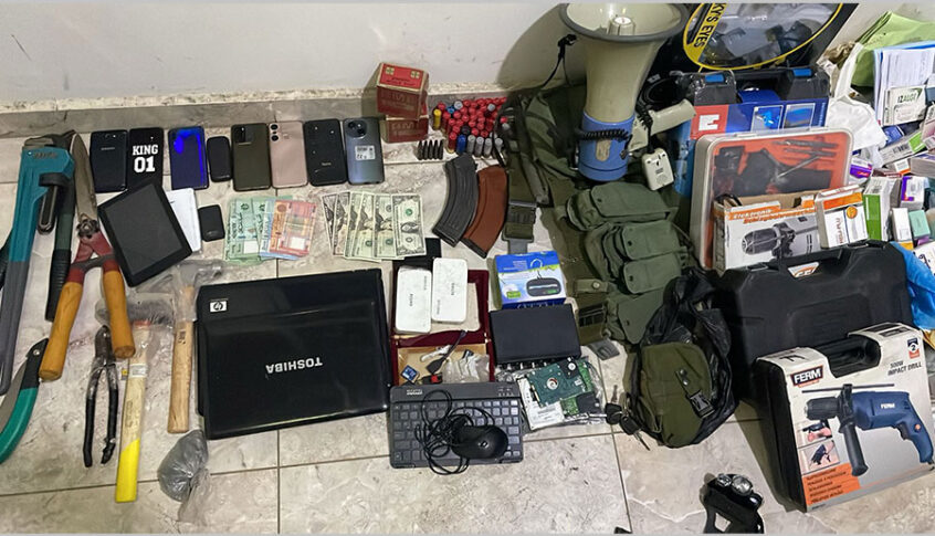الجيش: دهم منازل مطلوبين وتوقيف 4 اشخاص في بعلبك ووادي خالد