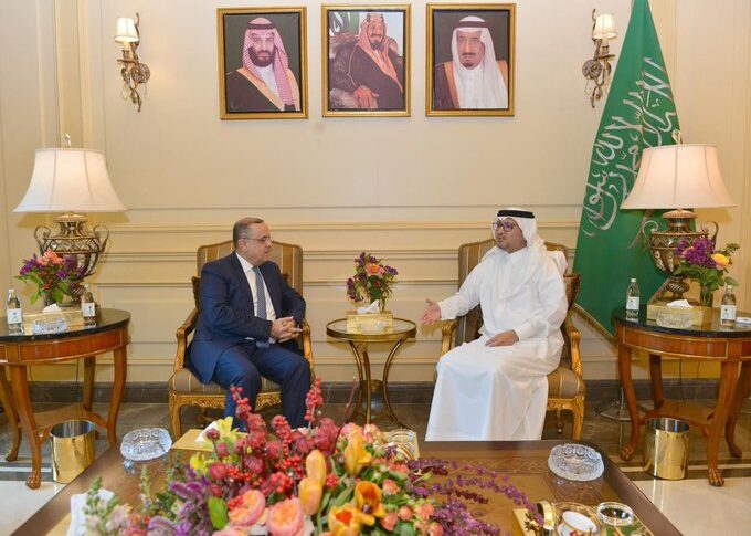 السفير بخاري استقبل المدير العام للأمن العام اللواء البيسري