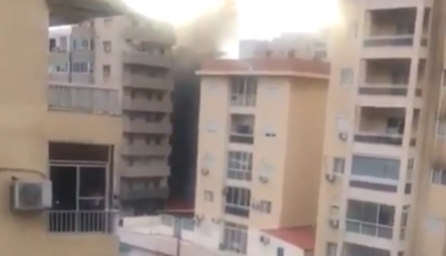 مقتل شخصين من الدفاع المدني وفوج الاطفاء أثناء محاولة اخماد النيران في مبنى الزيلع في الميناء