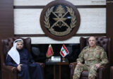 قائد الجيش استقبل وزير الدولة القطرية وتأكيد استمرار الدعم القطري للجيش