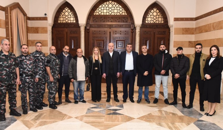 وزير الداخلية استقبل عائلتي شهيدي الدفاع المدني وفوج إطفاء طرابلس