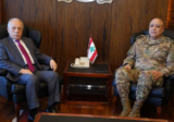 وزير الدفاع بحث في  تطورات الجنوب مع قائد الجيش بالانابة: الجيش في جهوزية كاملة للانتشار على كامل تراب الجنوب