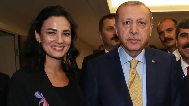 نائبة تقبل يد اردوغان؟!