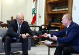 الرئيس عون تسلم من السفير الروسي في لبنان الكسندر روداكوف رسالة تهنئة بانتخابه من الرئيس فلاديمير بوتين