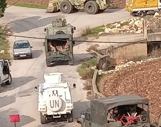 الأخبار: توجه دورية مؤللة من الجيش اللبناني وقوات اليونيفيل لإزالة السواتر الترابية في مثلث القوزح وإعادة التمركز في مراكز الجيش في الصالحاني و القوزح ومدخل عيتا الشعب