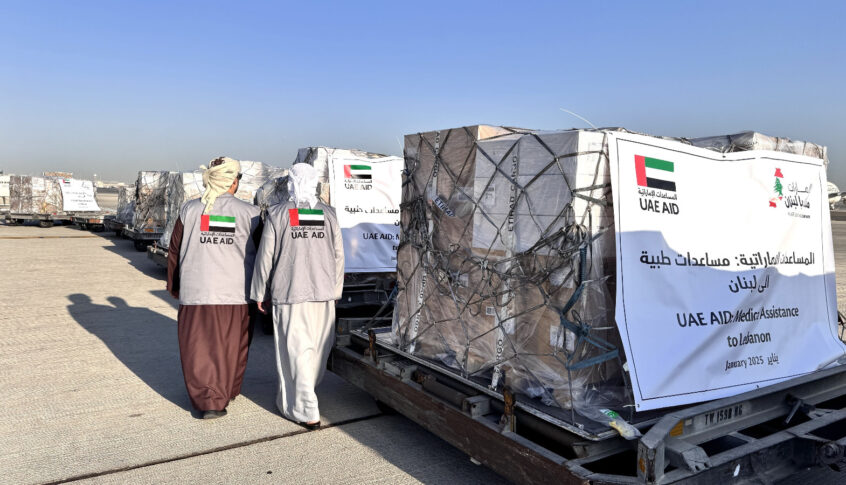 ضمن حملة “الإمارات معك يا لبنان” وصول طائرة إغاثية لمطار بيروت