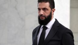 جنبلاط يلتقي الرئيس السوري أحمد الشرع في قصر الشعب
