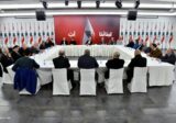 جعجع يلتقي وفداً من بلديات الجنوب
