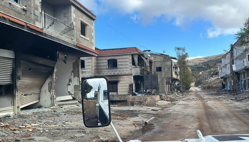 بلدية حولا: يحفر الجنود الإسرائيليون خندقا من الطّريق باتّجاه موقع العبّاد وبهذا قد يحتلّون منطقة خارج النّقاط الخمس