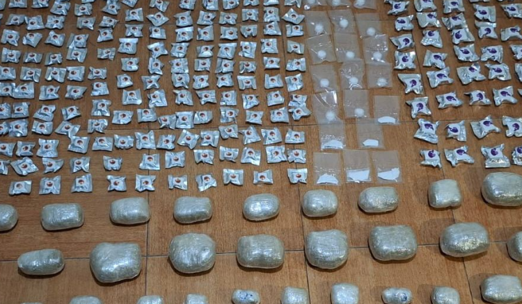 الاشتباه بفان خال من الركّاب في البقاع وخلال تفتيشه العُثور على مخدّرات في أماكن عدة داخله