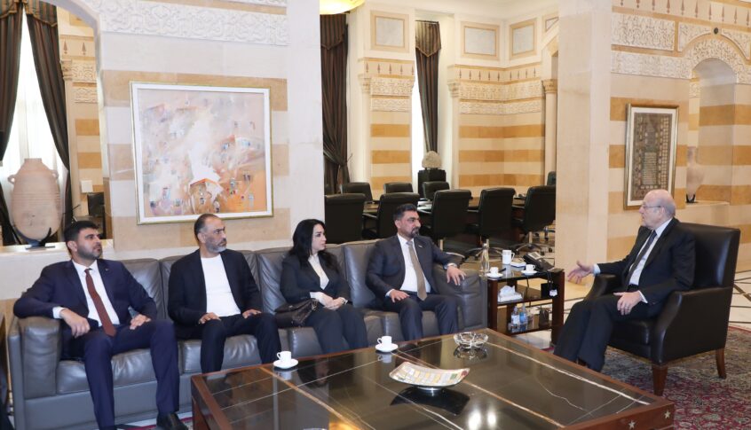 وفد اللجنة العراقية التقى ميقاتي: هذا الدعم للبنان تضمن آلاف الأطنان من المواد الغذائية والإغاثية