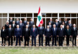 الصورة التذكارية للحكومة في قصر بعبدا وأول جلسة لها مع تشكيل اللجنة الوزارية المكلفة صياغة البيان الوزاري