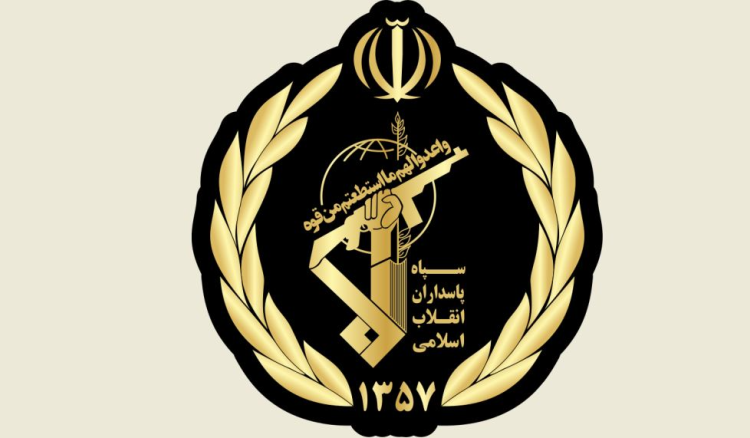 قائد الحرس الثوري الإيراني دشن أول حاملة طائرات مسيرة محلية الصنع
