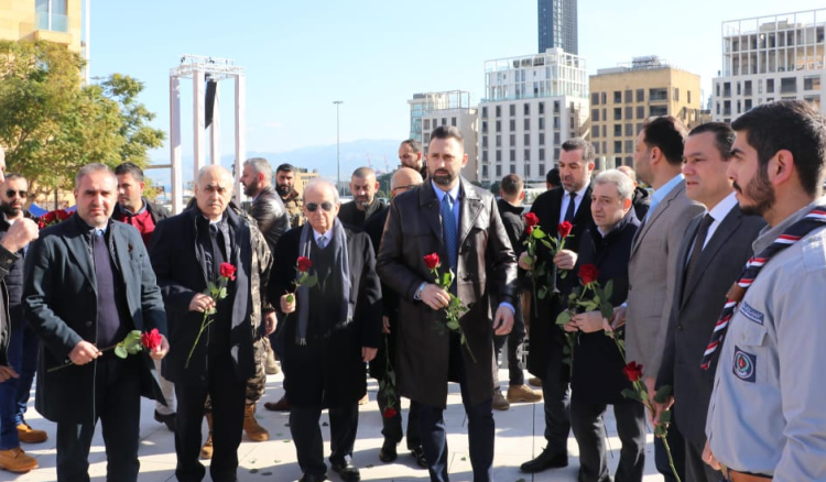 تيمور جنبلاط زار ضريح الرئيس الحريري في ذكرى استشهاده