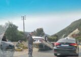 انقلاب سيارة على اوتوستراد شكا يتسبب بزحمة سير خانقة
