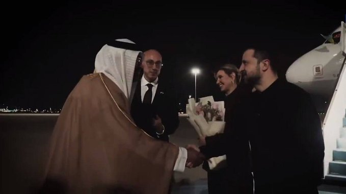 زيلينسكي يصل الى الإمارات