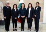 صورة تجمع الوزيرات في حكومة العهد الاولى