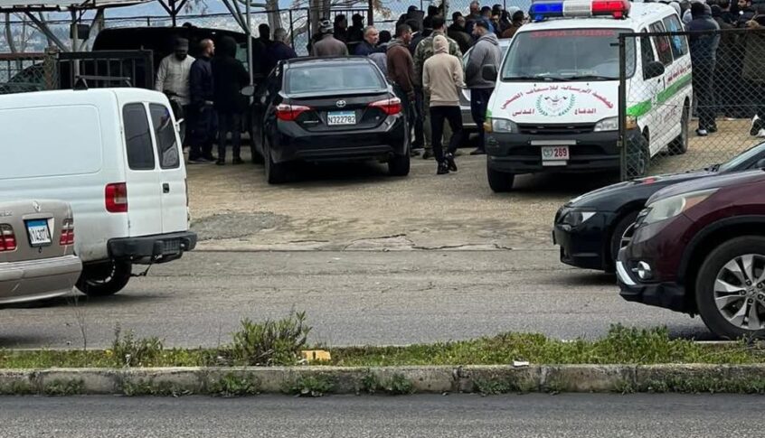 عثروا عليه جثة هامدة في معرض للسيارات على أوتوستراد زفتا