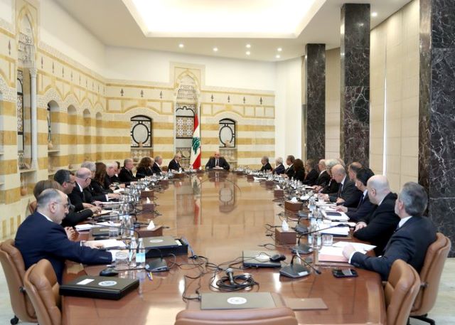 الرئيس عون طلب في مستهلّ جلسة مجلس الوزراء الوقوف دقيقة صمت حدادا على الوزير السابق عدنان القصار.