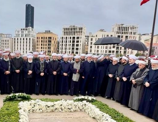 المفتي دريان زار ضريح الرئيس الشهيد رفيق الحريري: ممارساته الوطنية والسياسية تجاوزت الخنادق المذهبية والكهوف الطائفية