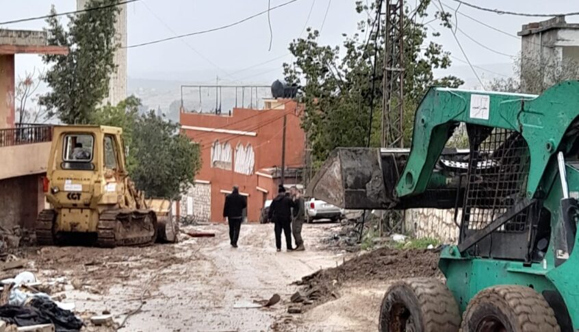 خاص “المدى”- طلوسة تنفض عنها ركام ما خلفه الاحتلال وبلديتها تفتح الطرقات بالتعاون مع مجلس الجنوب(بالصور والفيديو)