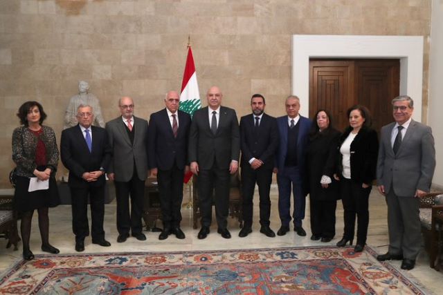 الرئيس عون لوفد نقابة المحررين: كونوا مسؤولين ولا تُثيروا النّعرات الطائفيّة