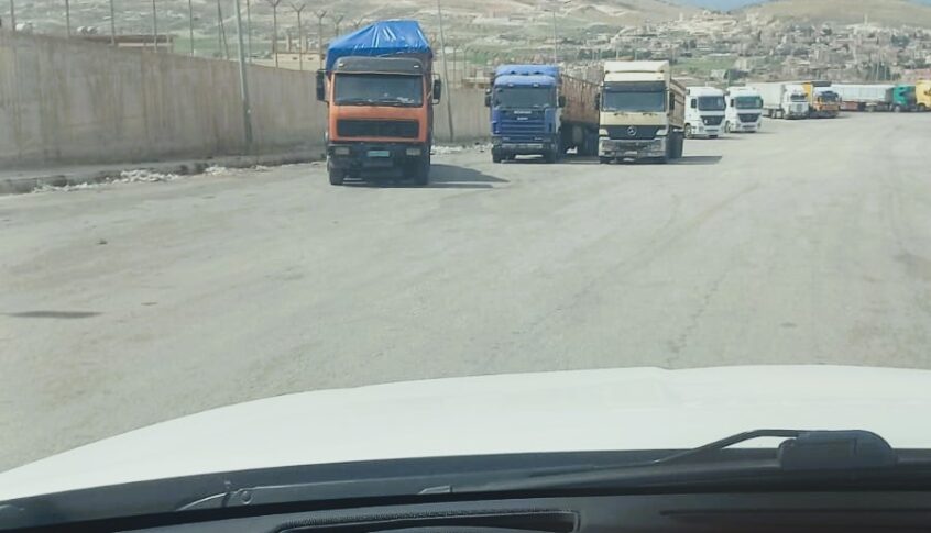 سوريا تحدد رسوم عبور الشاحنات ولبنان يطالب بالمثل- خاص “المدى”