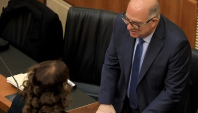 تضارب مصالح في «الاتصالات»: الوزير يملك شركتين لتوزيع الإنترنت (ندى أيوب-الاخبار)
