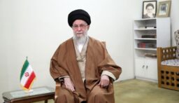خامنئي: الوقوف في وجه الهمجية الصهيونية وسفك الدماء من واجبنا