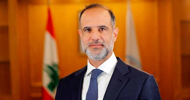 رسامني بحث مع وفد من جمعية المودعين الحلول المناسبة