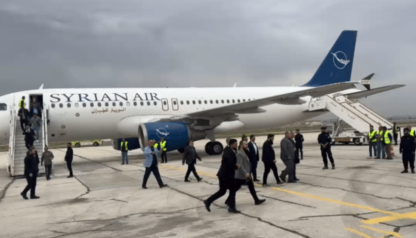 هبوط أول طائرة مدنية في مطار حلب الدولي