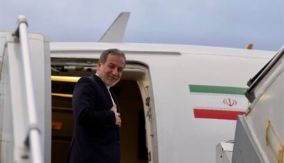 عراقجي غادر إلى جدة للمشاركة في اجتماع طارئ لوزراء خارجية منظمة التعاون الإسلامي