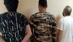 توقيف أفراد عصابة يروّجون العملة المُزيّفة