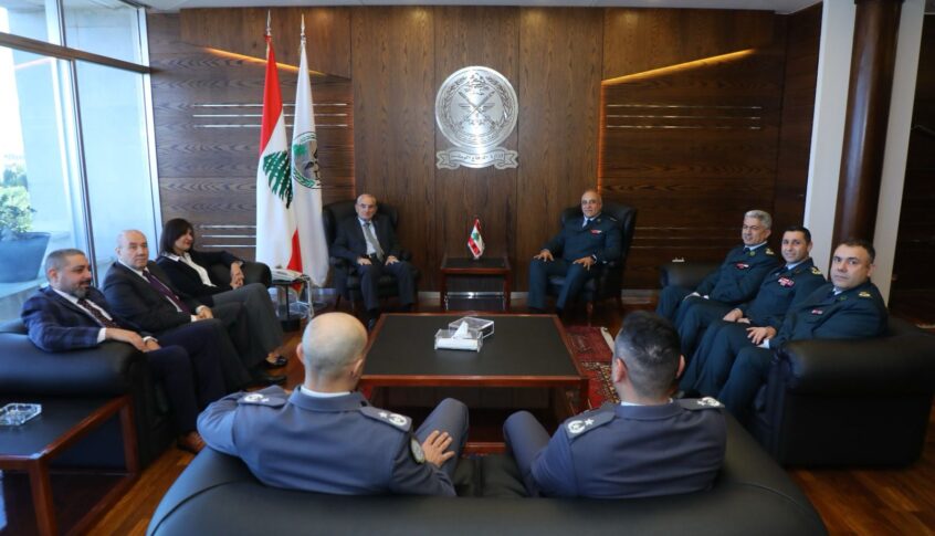 وزير الدفاع تابع التطورات الميدانية على الحدود الشمالية الشرقية