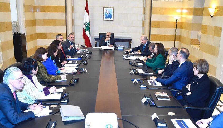 سلام بحث في اجتماع ترأسه بالسراي مشروع إعادة اعمار البنى التحتية المقدم من البنك الدولي