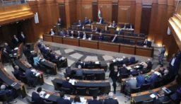 الرئيس نبيه بري يفتتح اعمال الجلسة التشريعية بالوقوف دقيقة صمت عن روح النائب السابق أسمر أسمر
