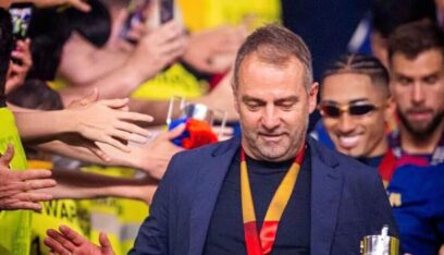 بعد تحقيق كأس ملك إسبانيا.. برشلونة يكافئ هانز فليك