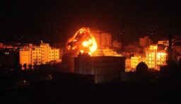 إعلام فلسطيني: قتلى وجرحى بقصف إسرائيلي استهدف خيمة نازحين شمال غربي خانيونس بقطاع غزة