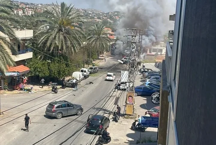 الدفاع المدني: 4 شهداء و4 جرحى في انفجار جسم من مخلفات العدوان داخل آلية عسكرية في بلدة القصيبة