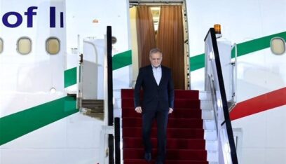 الرئيس الإيراني يصل إلى باكو